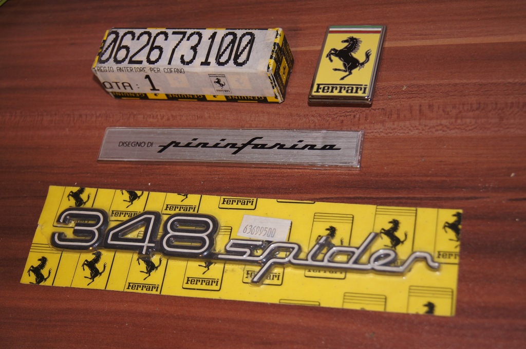 znaczek,emblemat ferrari