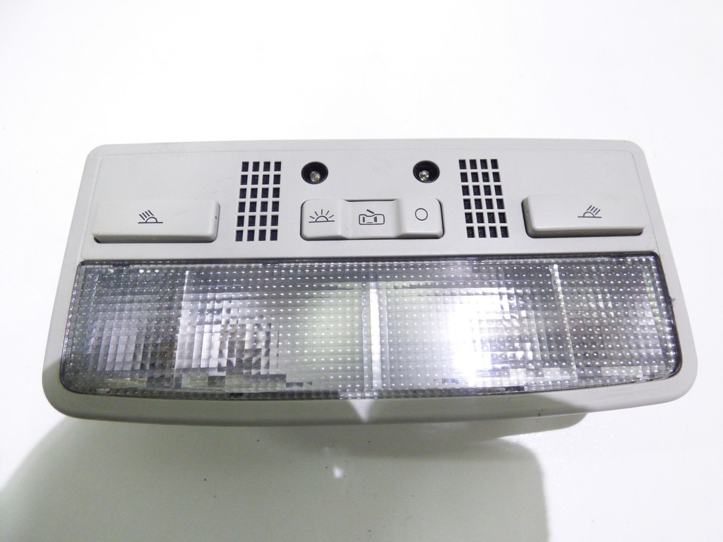 LAMPKA OŚWIETLENIE KABINY 3U0947105 SKODA SUPERB I