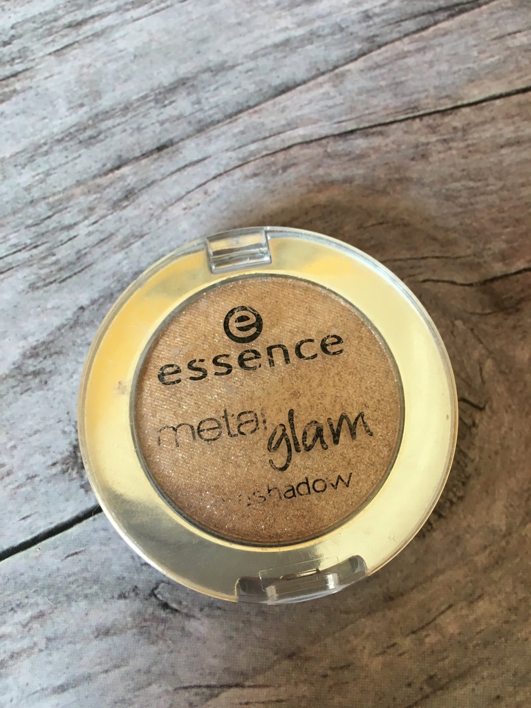 Cień do powiek Essence Metal Glam błyszczący złoty
