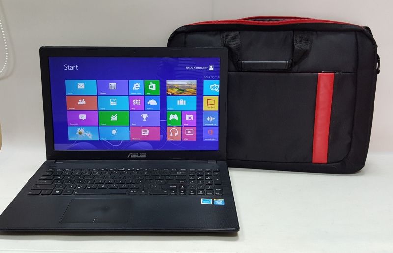 Laptop Asus R512C + Torba!