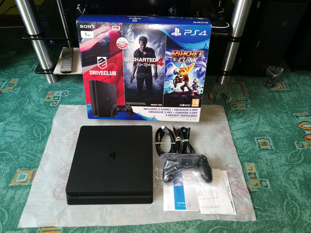 PS4 SLIM 1TB CALL OF DUTY WWII WIEDŹMIN BATMAN BF4