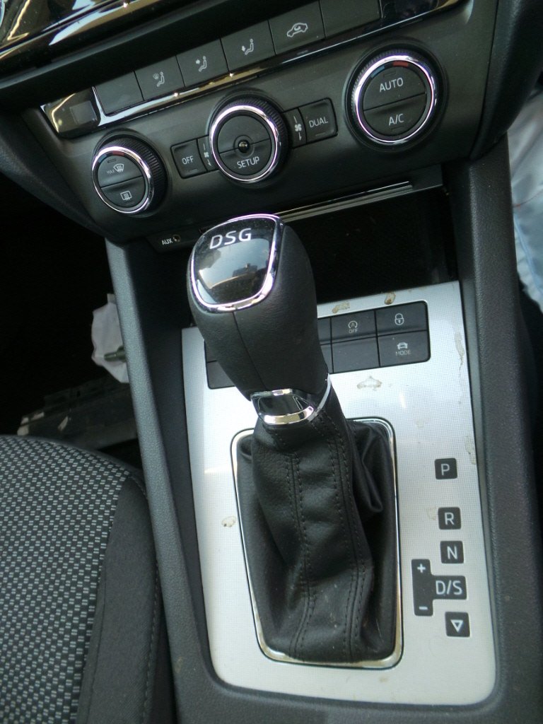 Skoda Octavia III Wybierak DSG Lewarek Panel