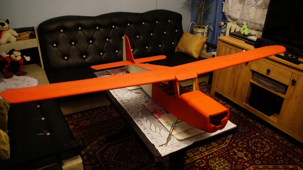 Samolot Precedent T180, model RC
