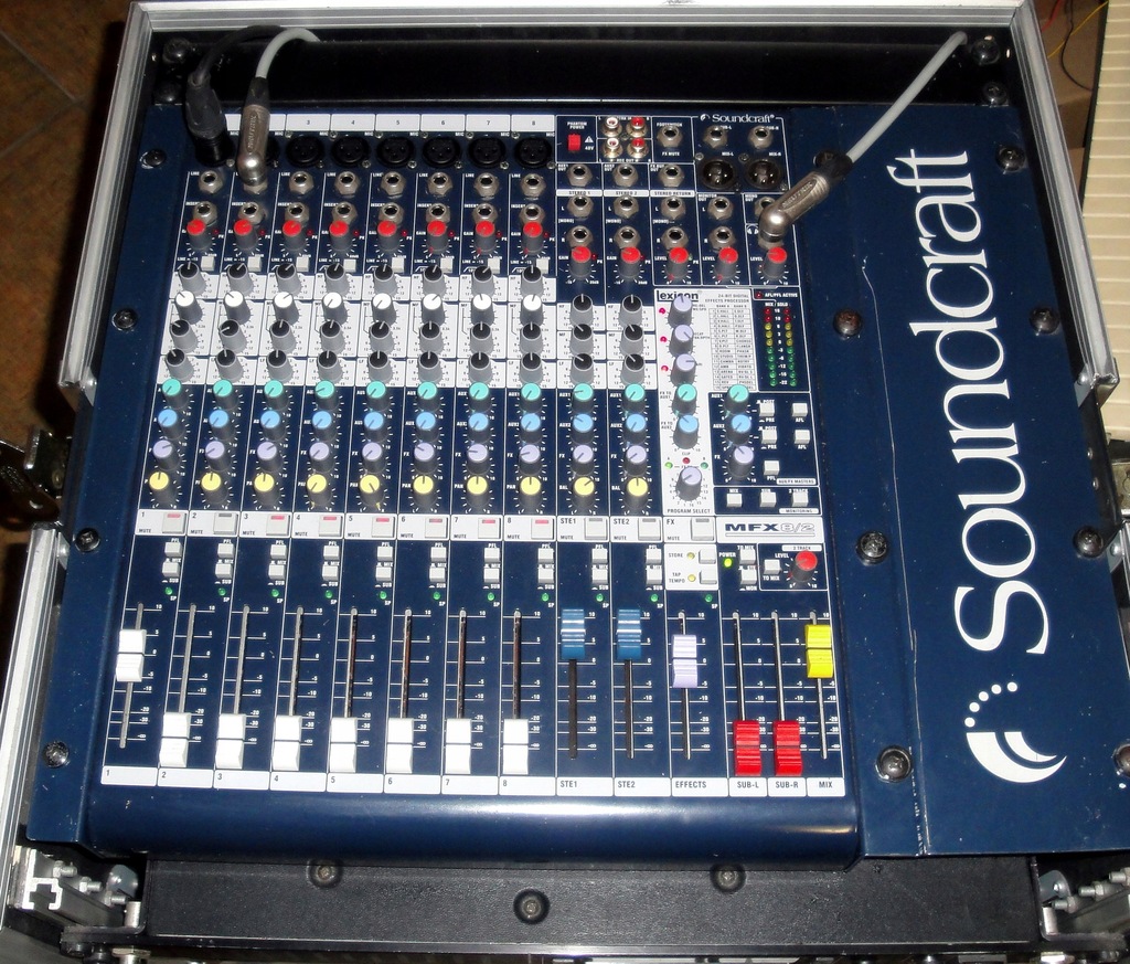 Mikser Soundcraft MFX 8/2