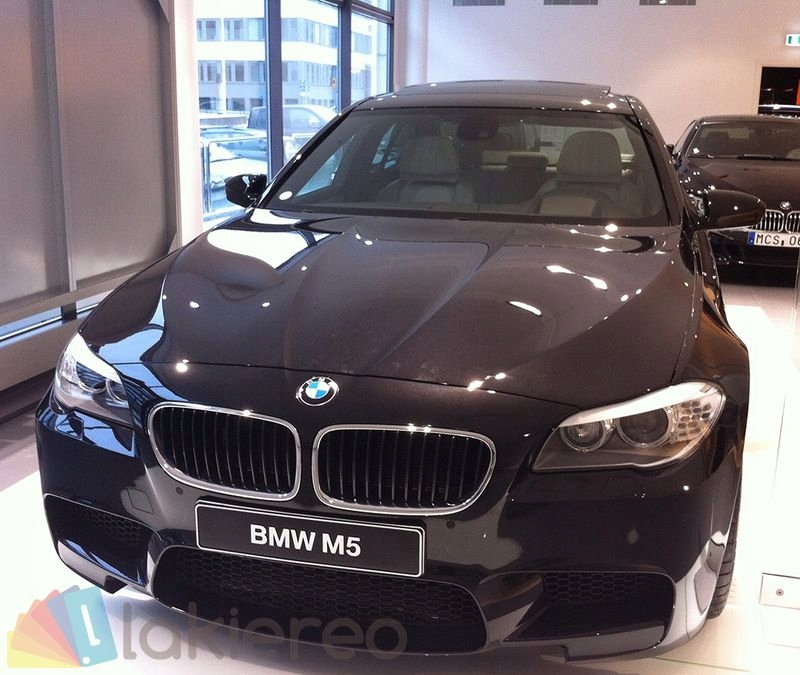 LAKIER baza GŁĘBOKA CZERŃ BMW 668 schwarz 500 ml