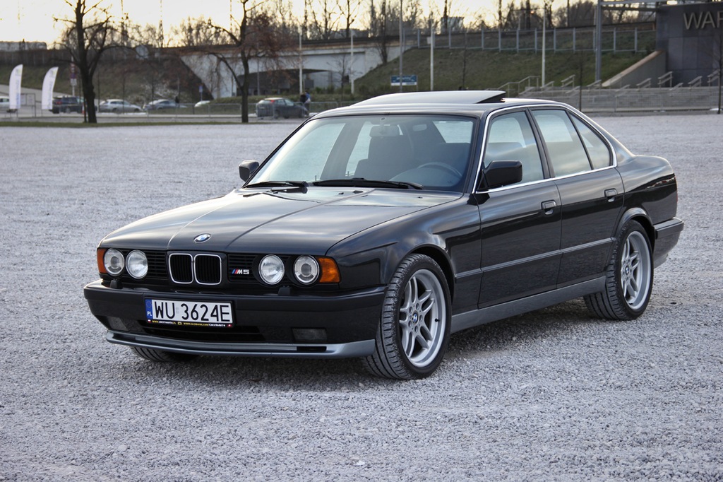 BMW M5 e34