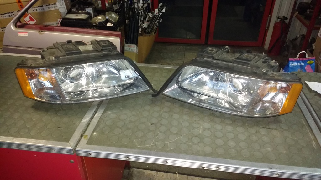 lampa przednia przód Audi A6 c5  xenon  97-00 USA