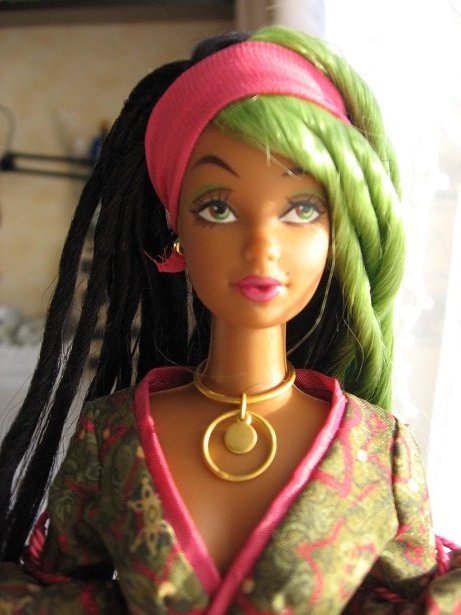 Barbie: Modern Circle Simone, Make-Up Artist