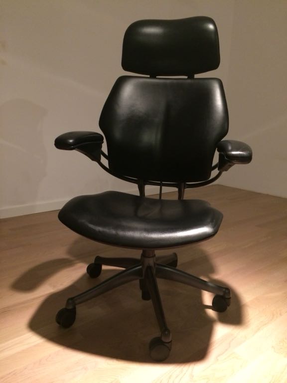 Fotel HumanScale FREEDOM jak Herman Miller vitra