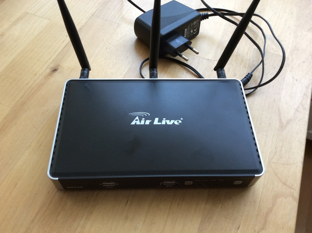 Router Ovislink Airlive N450R  2.4 GHz 5GHz