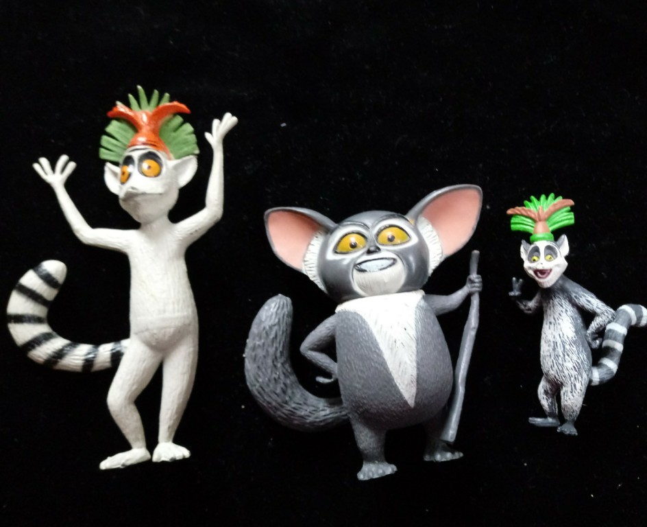 figurki król julian pingwiny z madagaskaru