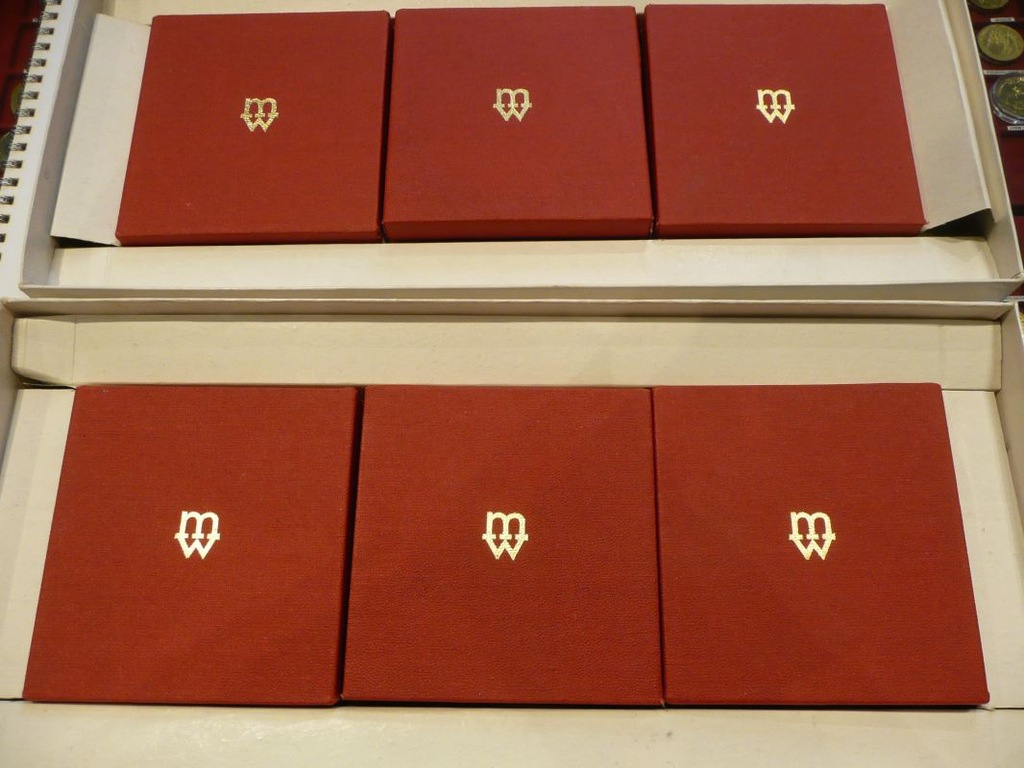 6 pudełek do medali 7 cm z napisem Mennica