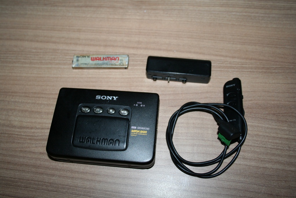 SONY WM-EX77 WALKMAN パープル　紫　動作品　ジャンク扱い SONY WM-EX77 WALKMAN パープル 紫 動作品 ジャンク扱い Sony WM