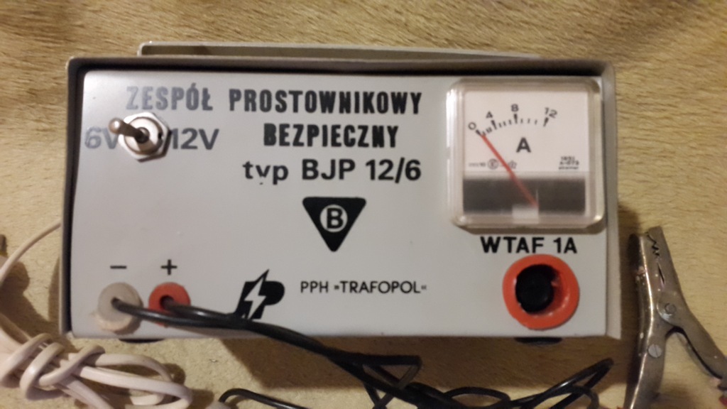 PROSTOWNIK do akumulatorów 6-12V  TRAFPOL BJ 12/6