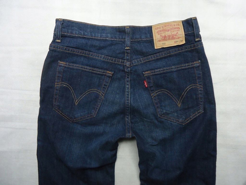 752 levis