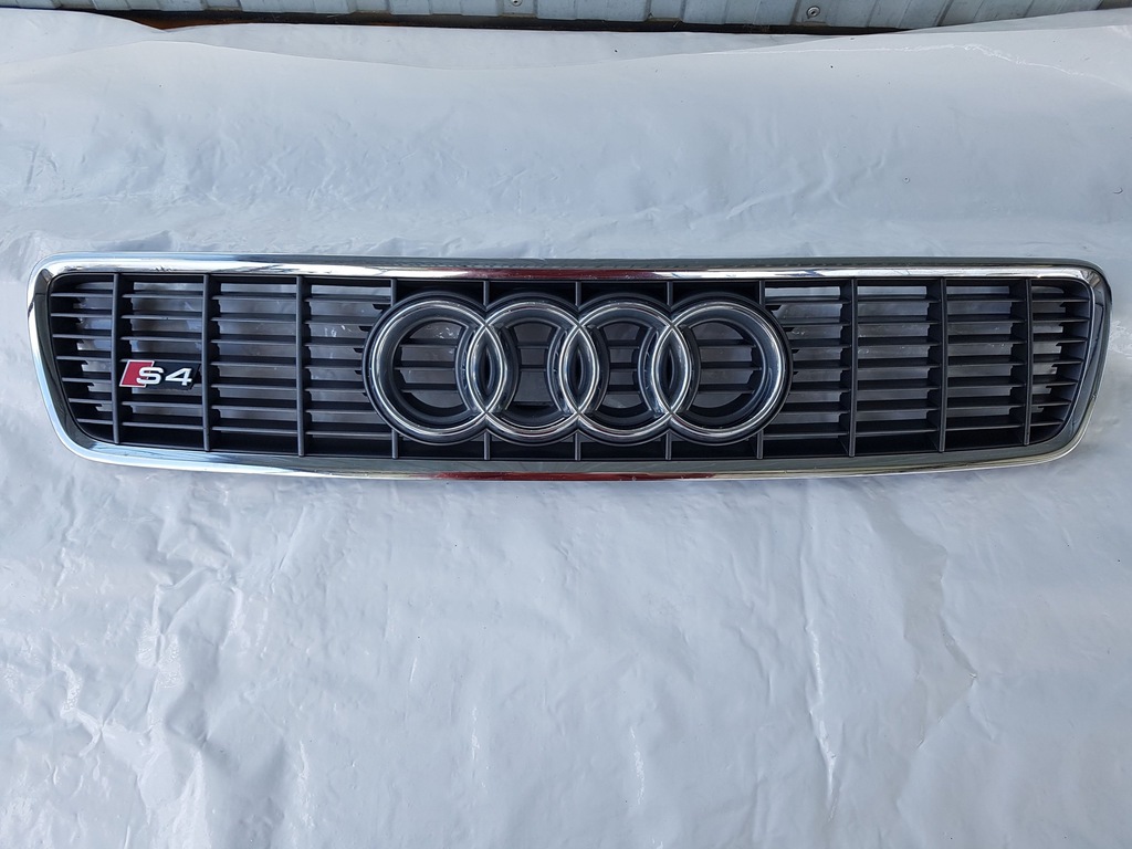 AUDI S4 B5 - ATRAPA  KRATKA  8D0853651AA