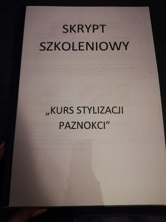 skrypt szkoleniowy z stylizacji paznokci