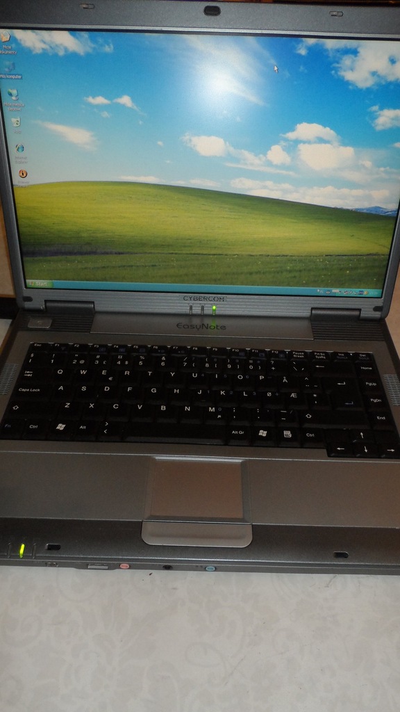 Laptop Medion MAM2080