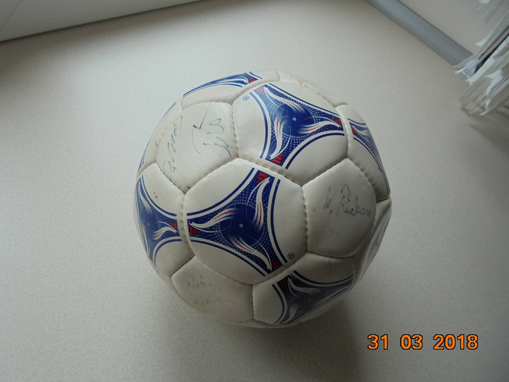 Adidas Tricolore - piłka z mundialu Francja 1998