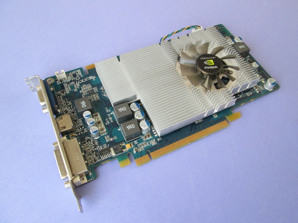 ZOTAC GeForce GT 330 2GB DDR2 256-bit 500Mhz HDMI - 7299332180 ...