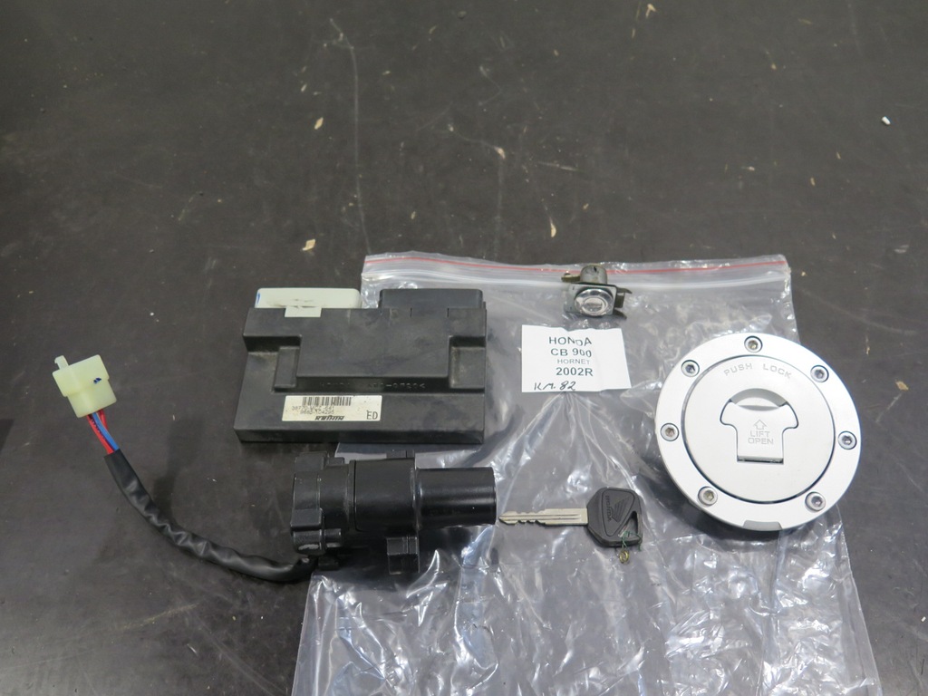 まこと WTYCZKA KOSTKA KONEKTOR ZŁĄCZE 4 Pin SUMITOMO 6098-0144