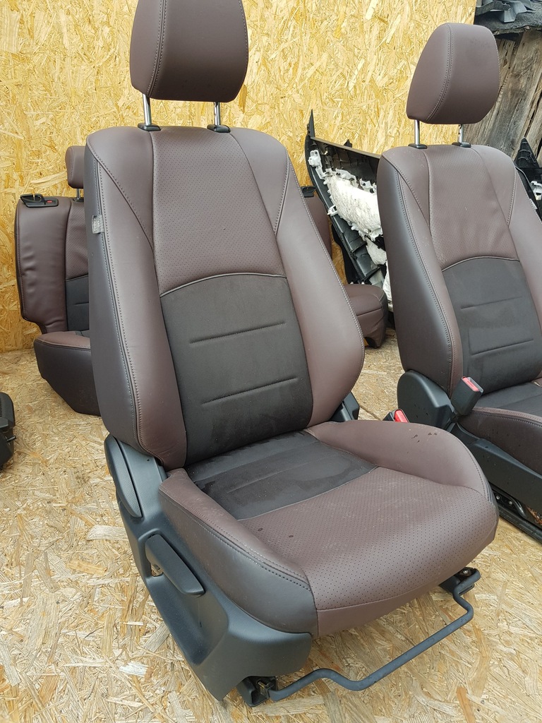 Mazda CX3 Fotele Kanapa Skóry Alkantara KPL 2015