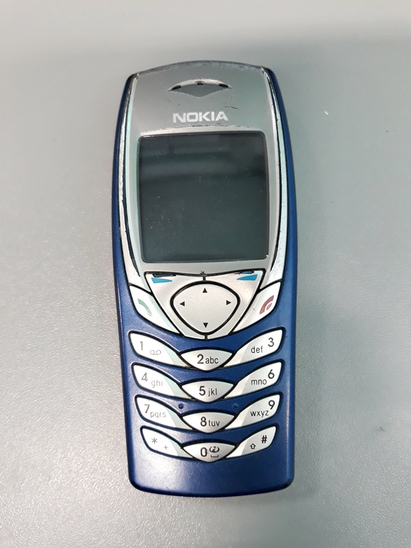 NOKIA 6100