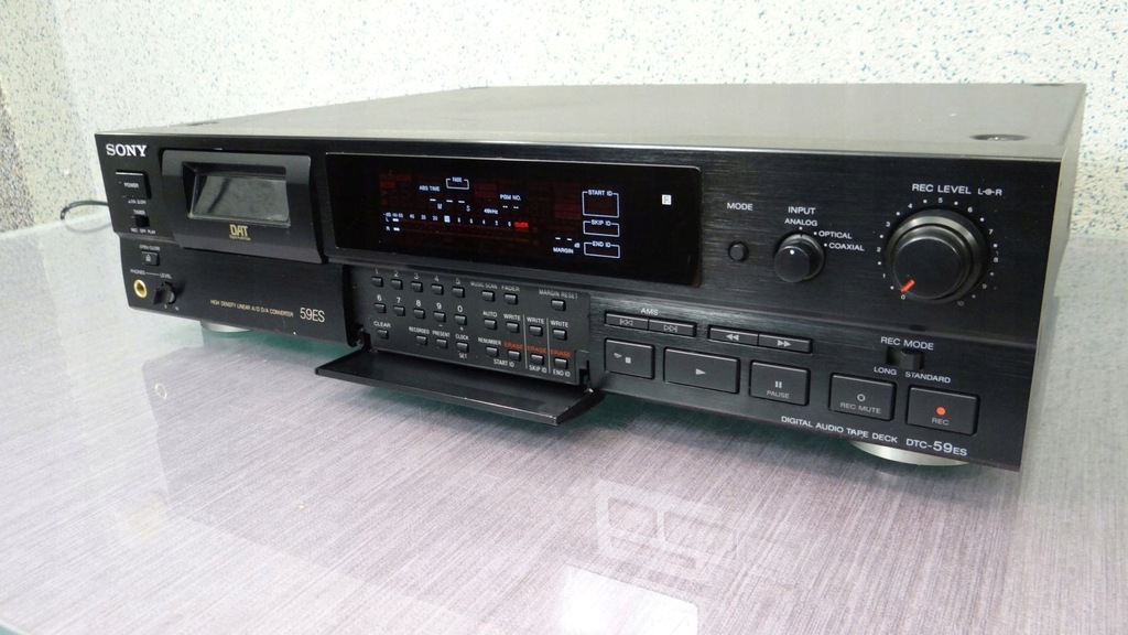 SONY DTC-59ES / MAGNETOFON CYFROWY DAT / USZKODZON