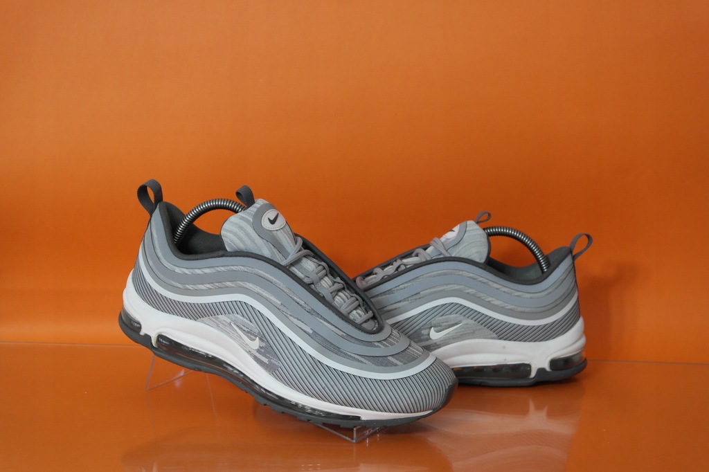 shiny silver nike air max
