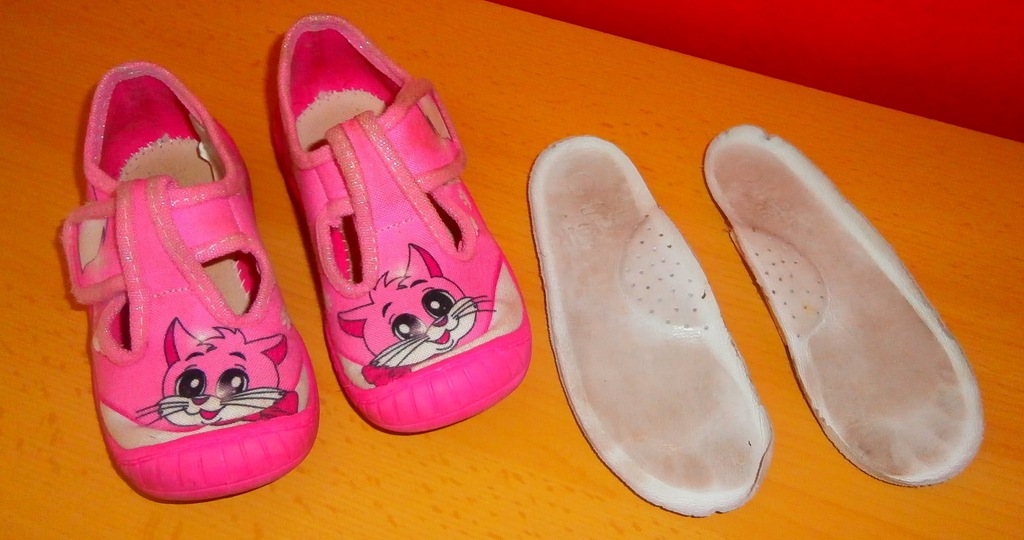 BUTY DOMOWE LUB DO PRZEDSZKOLA Z CCC R.24+ GRATIS