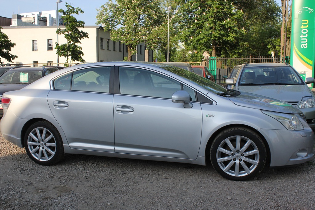 Toyota Avensis D 4D 177 KM PRESTIGE salon Polska