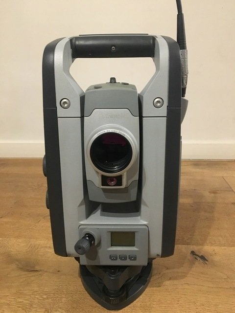 Tachimetr robotyczny S8 1"