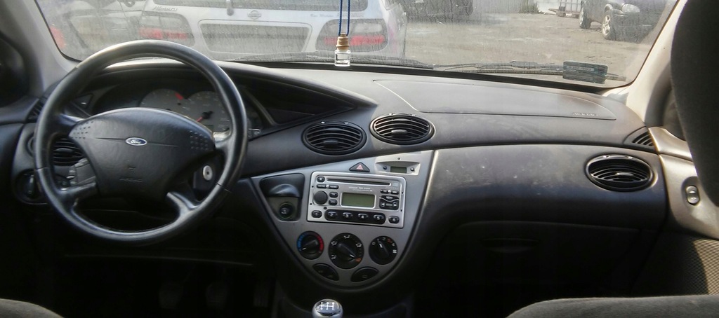 Focus MK1 deska kokpit
