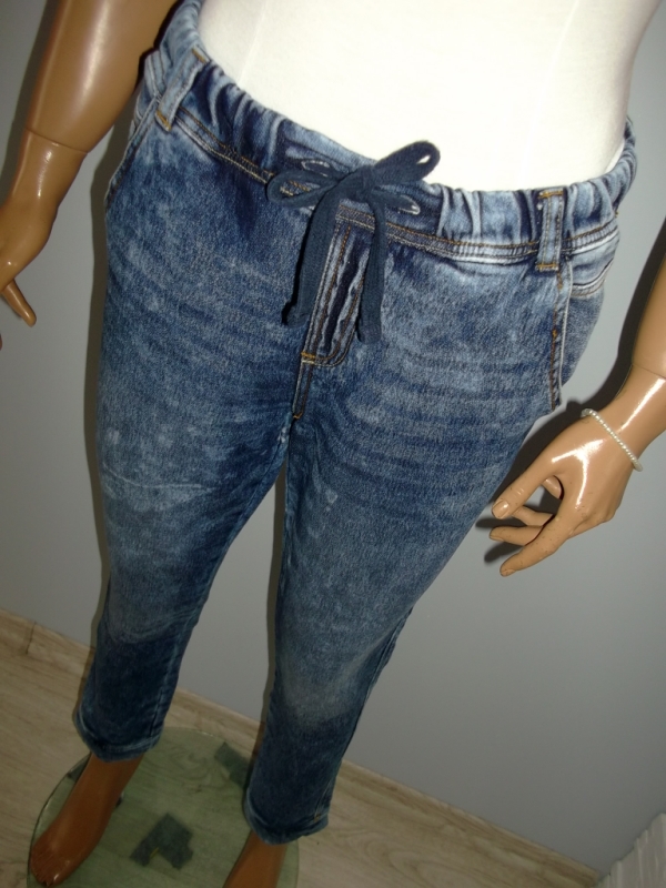 Spodnie dresowe imitacja jeansu BERSHKA r. 40!!!