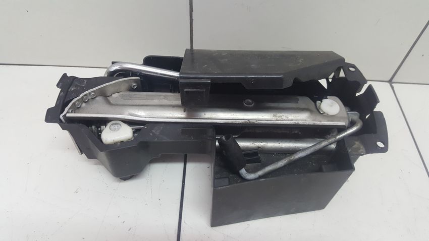 MERCEDES W204 LEWAREK PODNOŚNIK KLUCZ