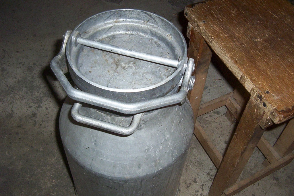 BAŃKA  NA  MLEKO  -  MIÓD ALUMINIOWA  20 L