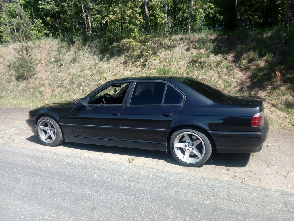 BMW 7 E38 5.4 V12 ROK 1999