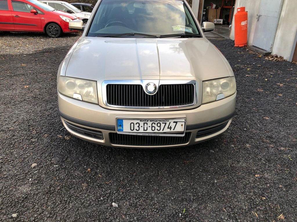 ZDERZAK PRZEDNI PRZÓD 9201 SKODA SUPERB I 01-08