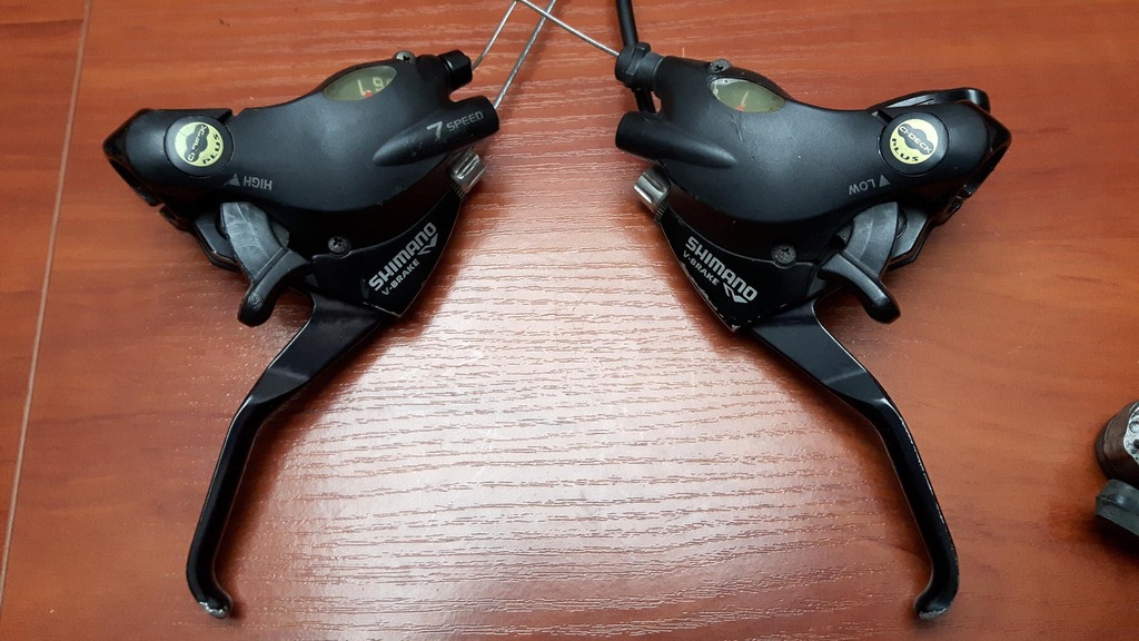 Klamkomanetki Shimano 3x7 ST-EF29 V-Brake