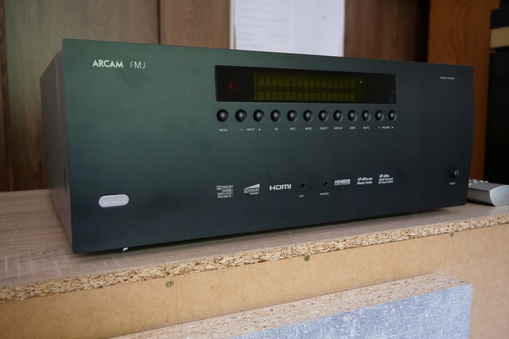Arcam AVR 400, amplituner kina domowogo