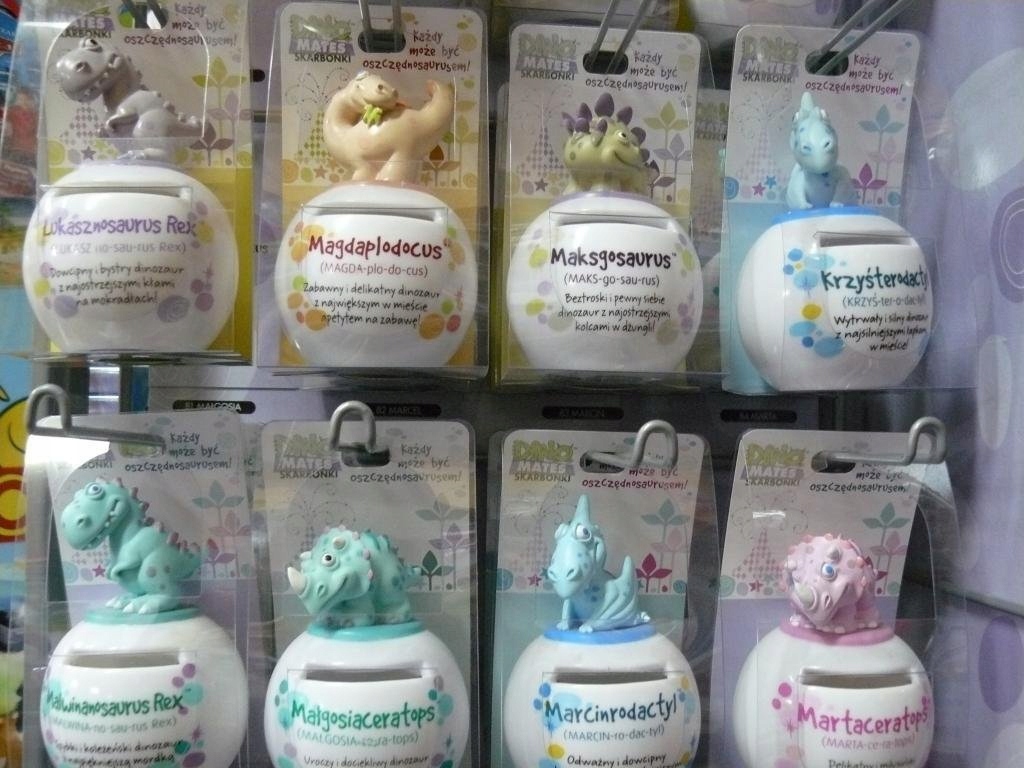 skarbonka z imieniem Dinomates, dinozaur