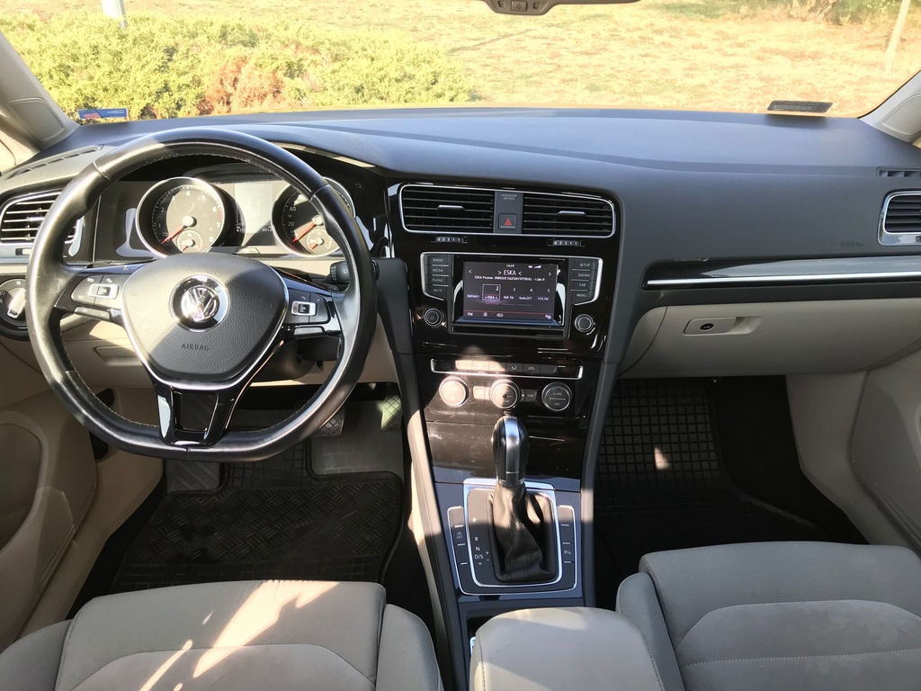 GOLF VII DSG Highline 60 tys km Salon Jasny środek