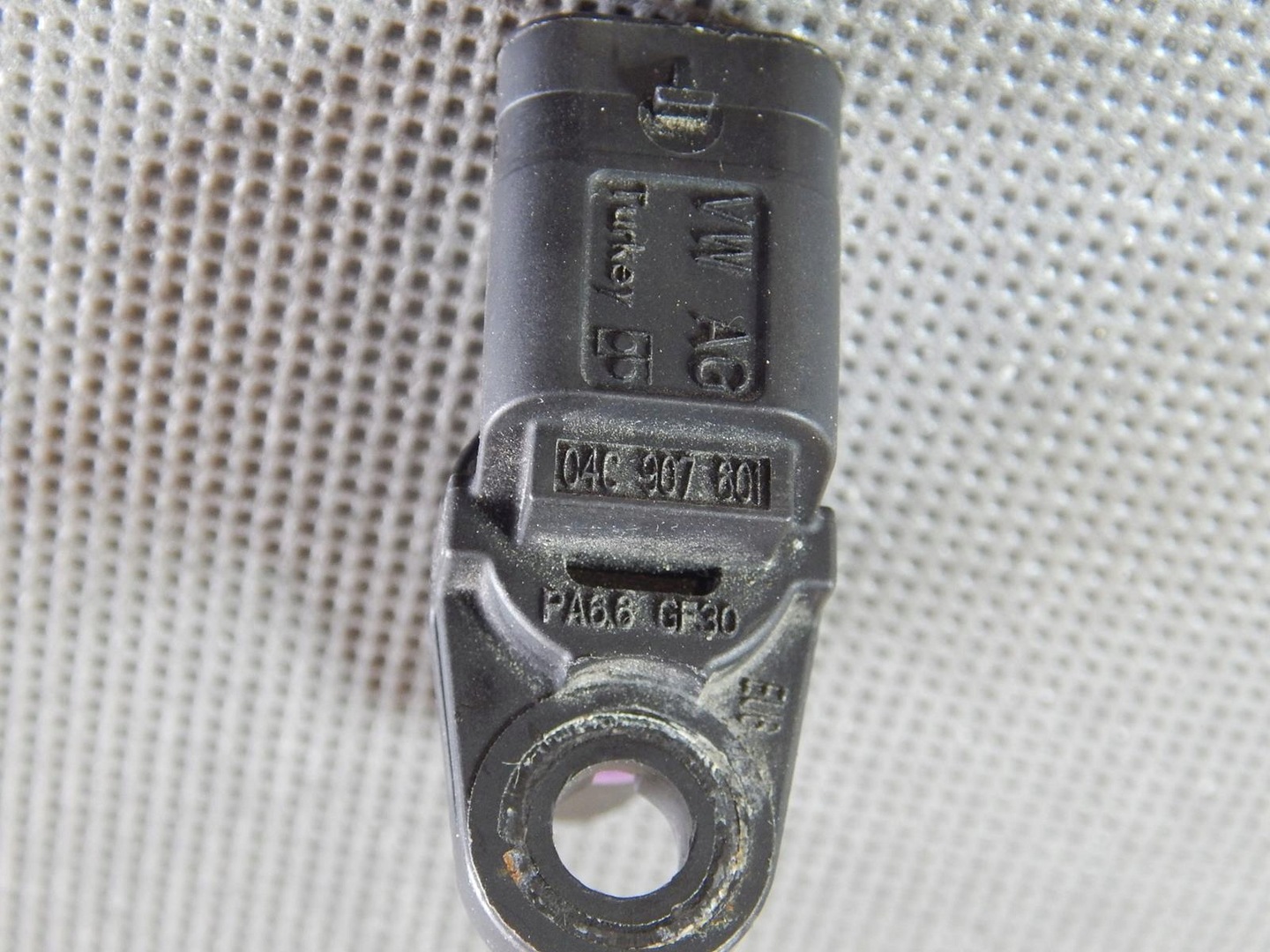 AUDI S8 A8 D4 SHAFT POSITION SENSOR 04C907801