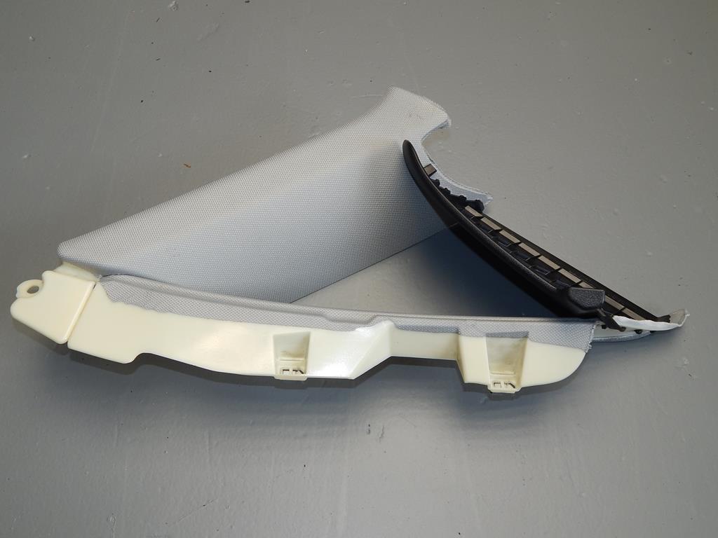 AUDI A4 B8 side SLUPKA left 8K5867287A