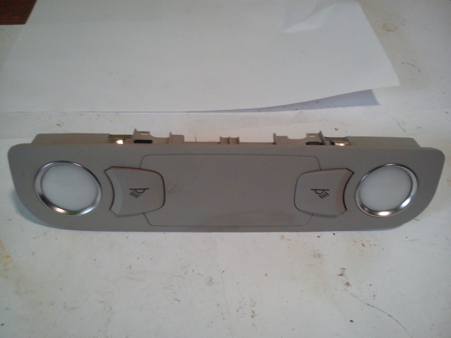 FANALE OSWIETLENIE CIELO INTERNO AUDI Q7 e 4L0947111B OE