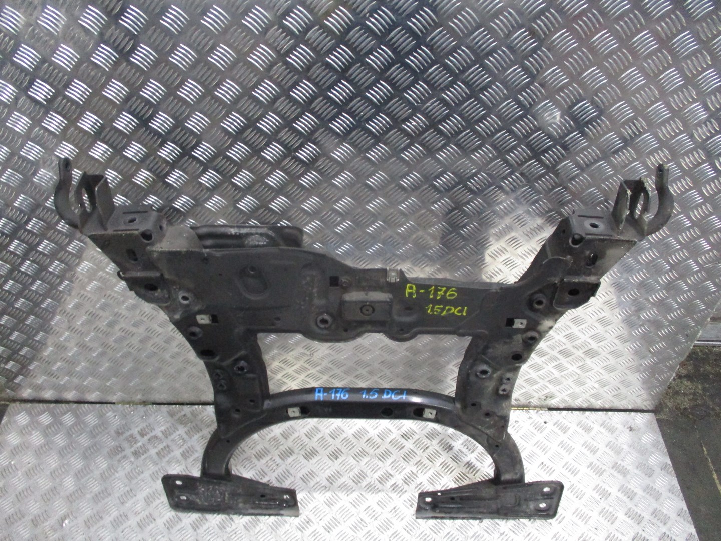 axle beam subframe axle beam MERCEDES A KLASA 176 B KLASA 246