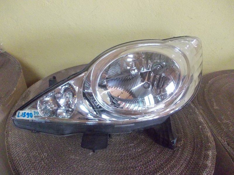 light front front left PEUGEOT 107 05-12