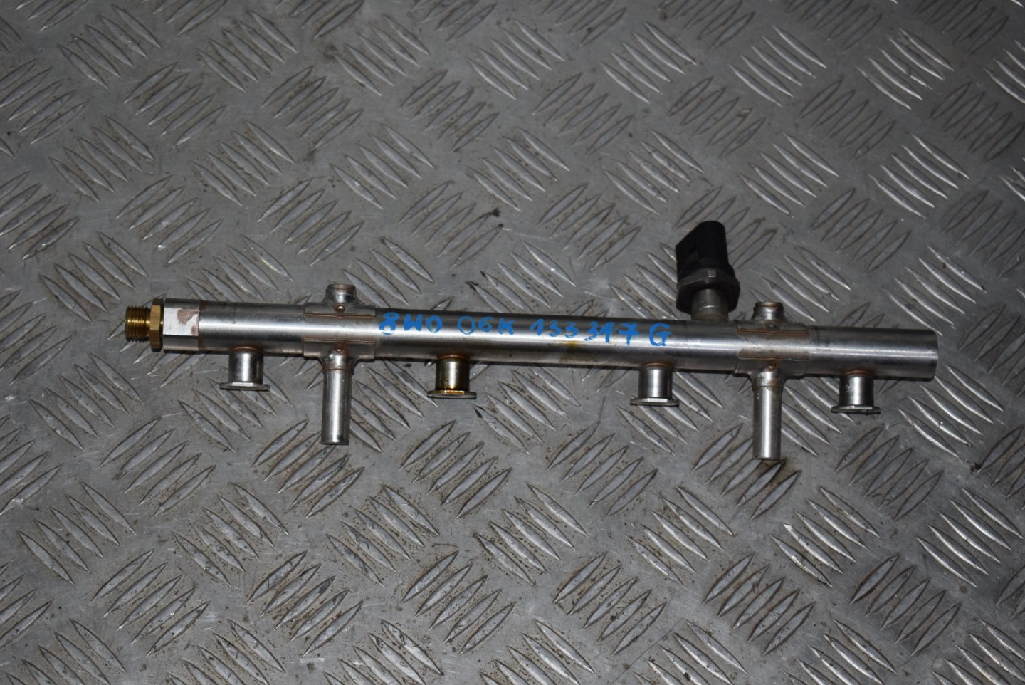 Rampe injection AUDI A4 B9 8W0 06K133317G