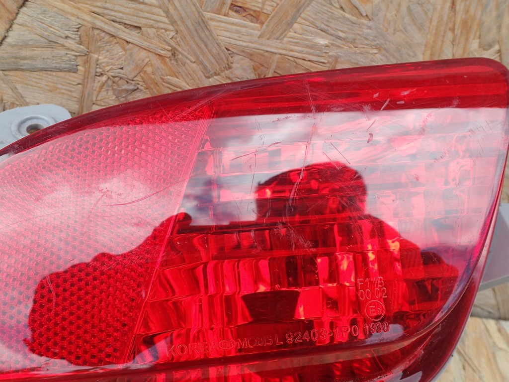 light left rear part left rear KIA VENGA 92403-1P0