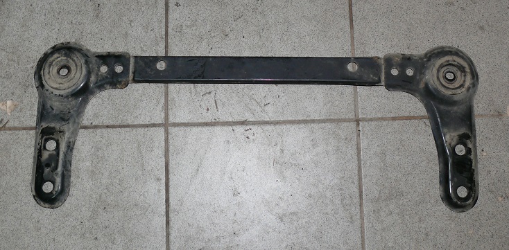 Console Pont essieu Moteur NISSAN SENTRA B16 2.0S MR20